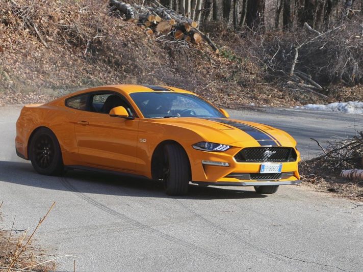 Ford Mustang GT V8 4