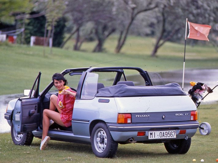 Peugeot 205 Cabriolet CT tre quarti posteriore aperta